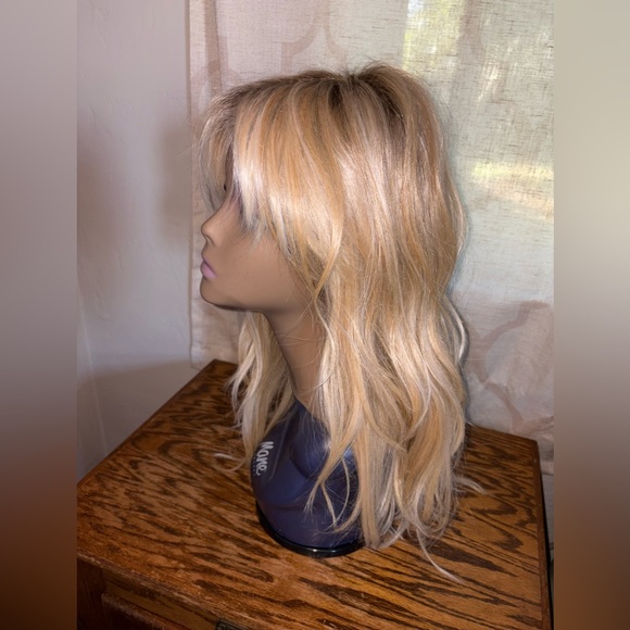 Tressalure California Beach waves- rooted platinum golden blonde - Picture 8 of 13